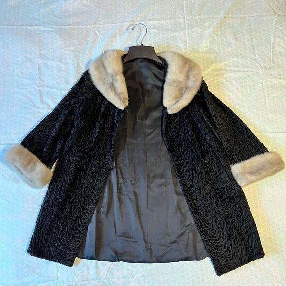 Vintage Black 50s Persian Lamb Coat with Fur Collar 3/4 Length Sleeves, Size M - Picture 5 of 16